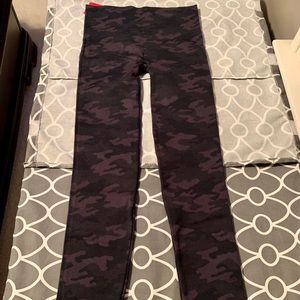 SPANX BNWT Look At Me Now Leggings